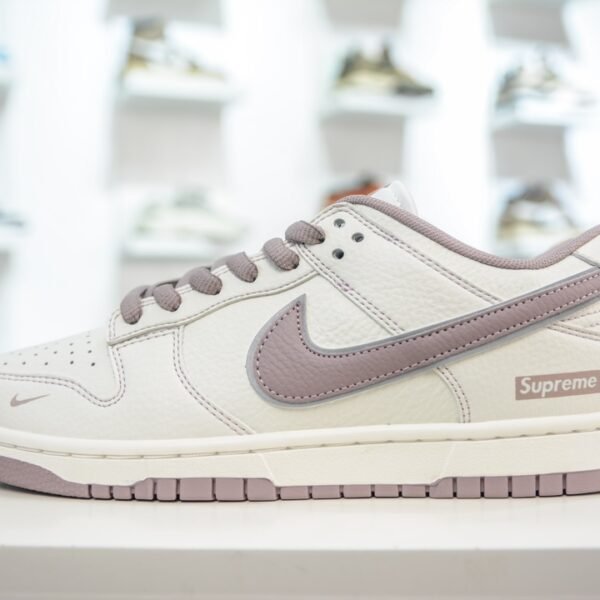 NK Dunk Low Supreme - Sneakers