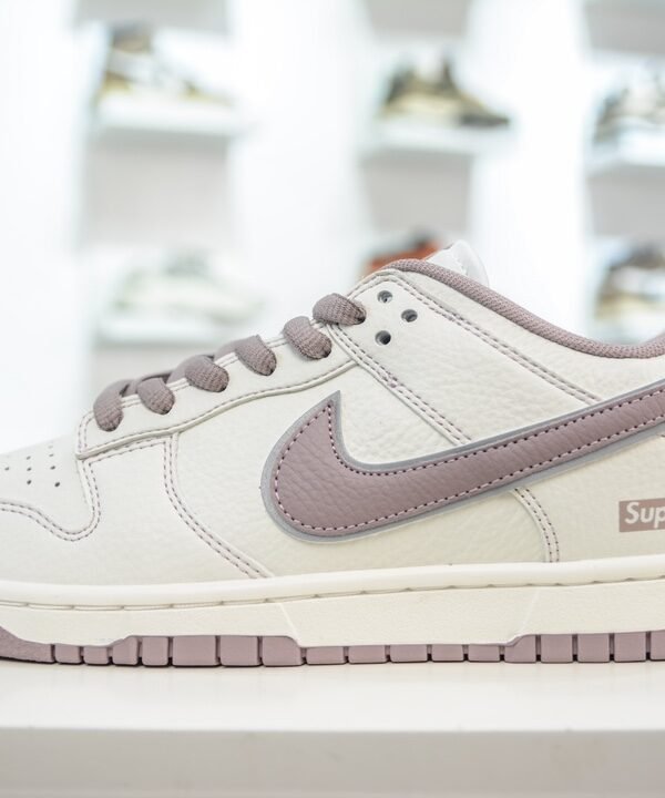 NK Dunk Low Supreme – Sneaker – Cuoio