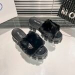 PR Monolith Faux Fur – Slides