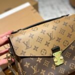 LV Pochette Metis Monogram – Bag