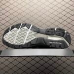 NB 990v3 – Sneakers